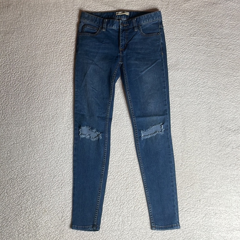 Free People Denim Jeans Dark Wash busted, knees size 25 - Picture 2 of 8